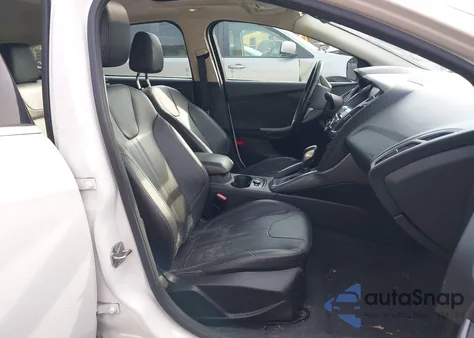 2012 Ford Focus Titanium из США, поврежденный, VIN 1FAHP3N28CL308942